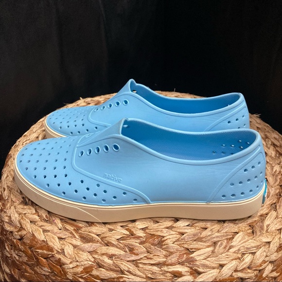 Native powder baby blue slip on - Picture 3 of 7